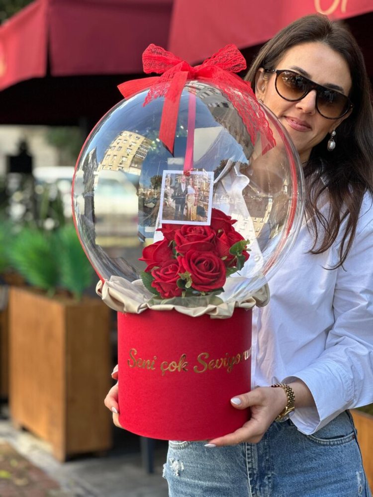 Kişiye Özel Resimli Kırmızı Gül Detaylı Arajman