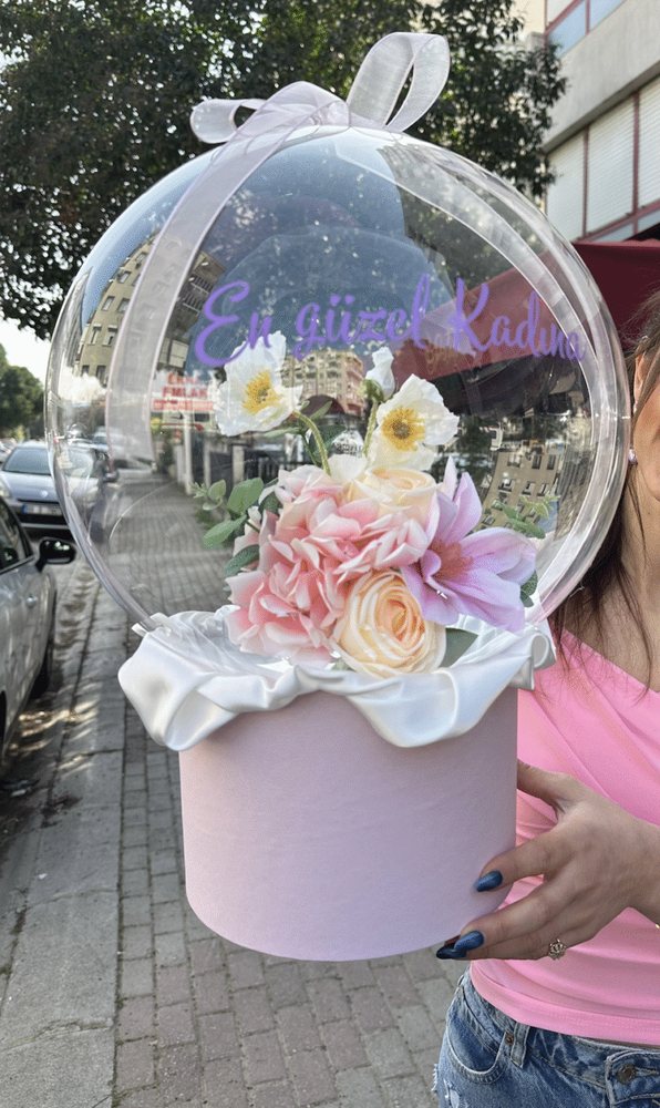 Kişiye Özel Şeffaf Balon İçinde Premium Çiçek Kutusu