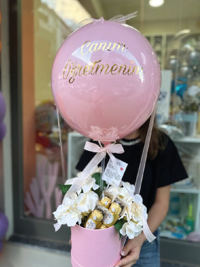 Pembe Çiçek ve Çikolata Detaylı Şık Bubbles Kutu